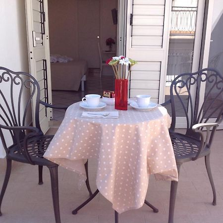 B&B A Casa Di Amici Giardini-Naxos Kültér fotó