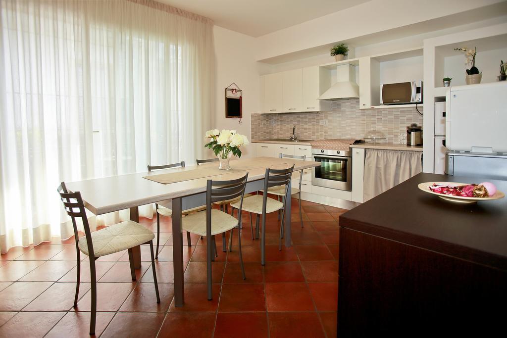 B&B A Casa Di Amici Giardini-Naxos Kültér fotó