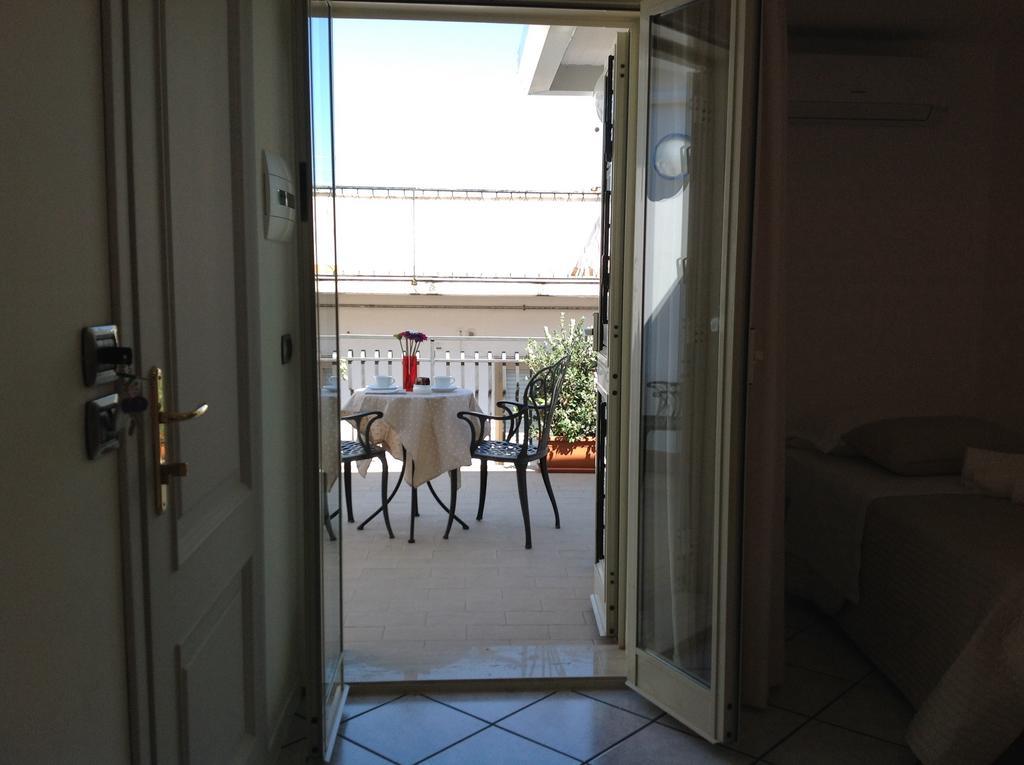 B&B A Casa Di Amici Giardini-Naxos Kültér fotó