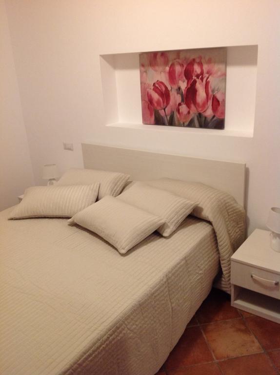 B&B A Casa Di Amici Giardini-Naxos Szoba fotó